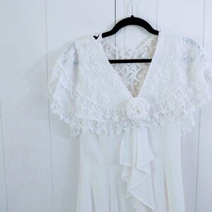 Vintage wedding dress with lace collar